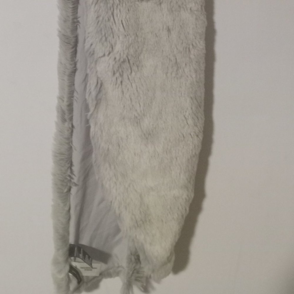 Ann Taylor gray fur scarf/collar